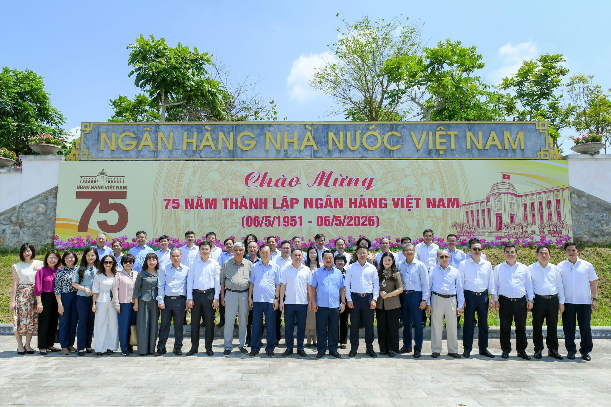5.5 Ngành Ngân hàng tri ân cội nguồn, tiếp bước truyền thống 75 năm hào hùng xây dựng và phát triển.jpg